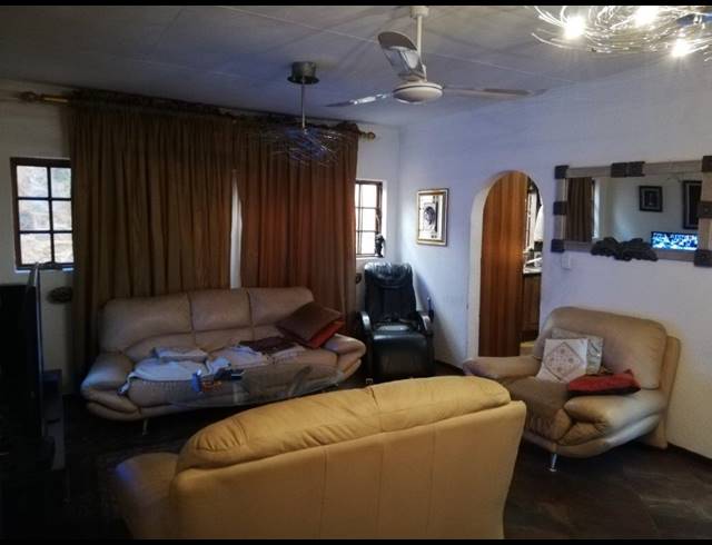 4 BEDROOM DUPLEX TO LET IN AZALEA PARK